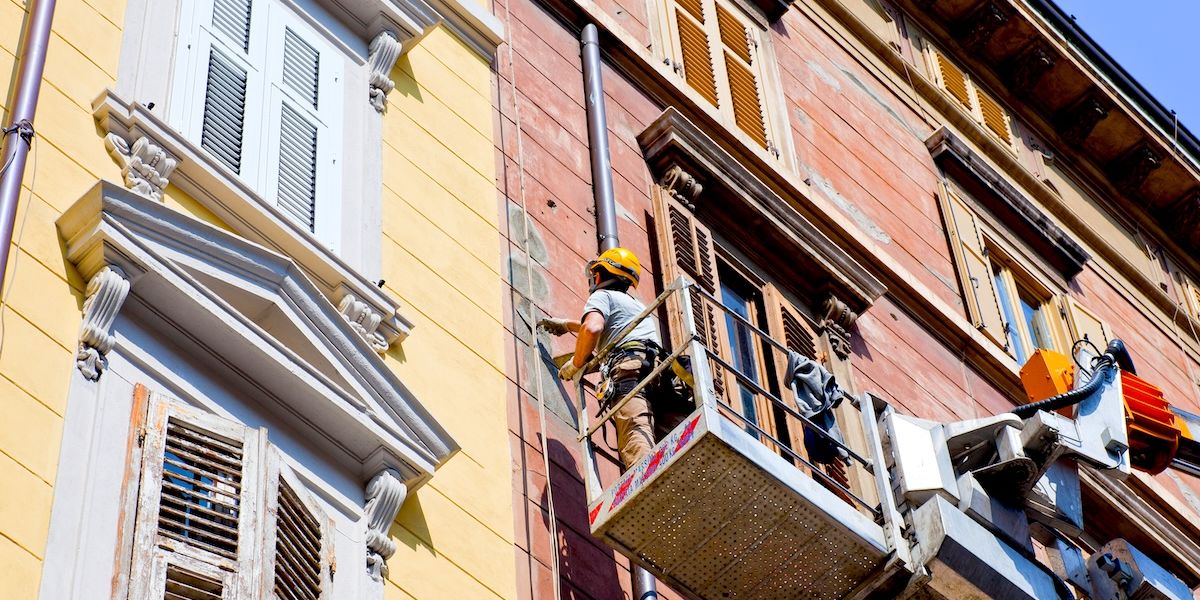 Rifacimento facciate edifici a Bologna